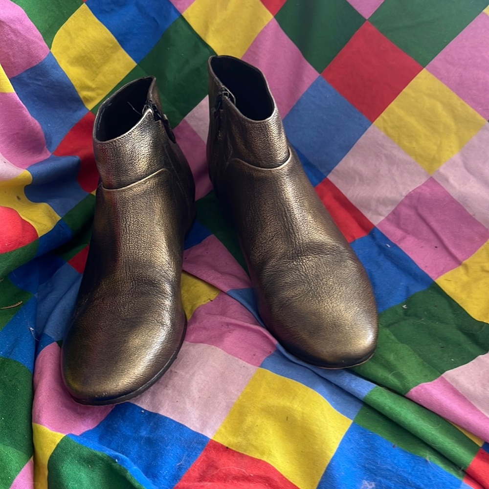 Cole Haan Metallic Gold Leather Booties 8.5 EUC